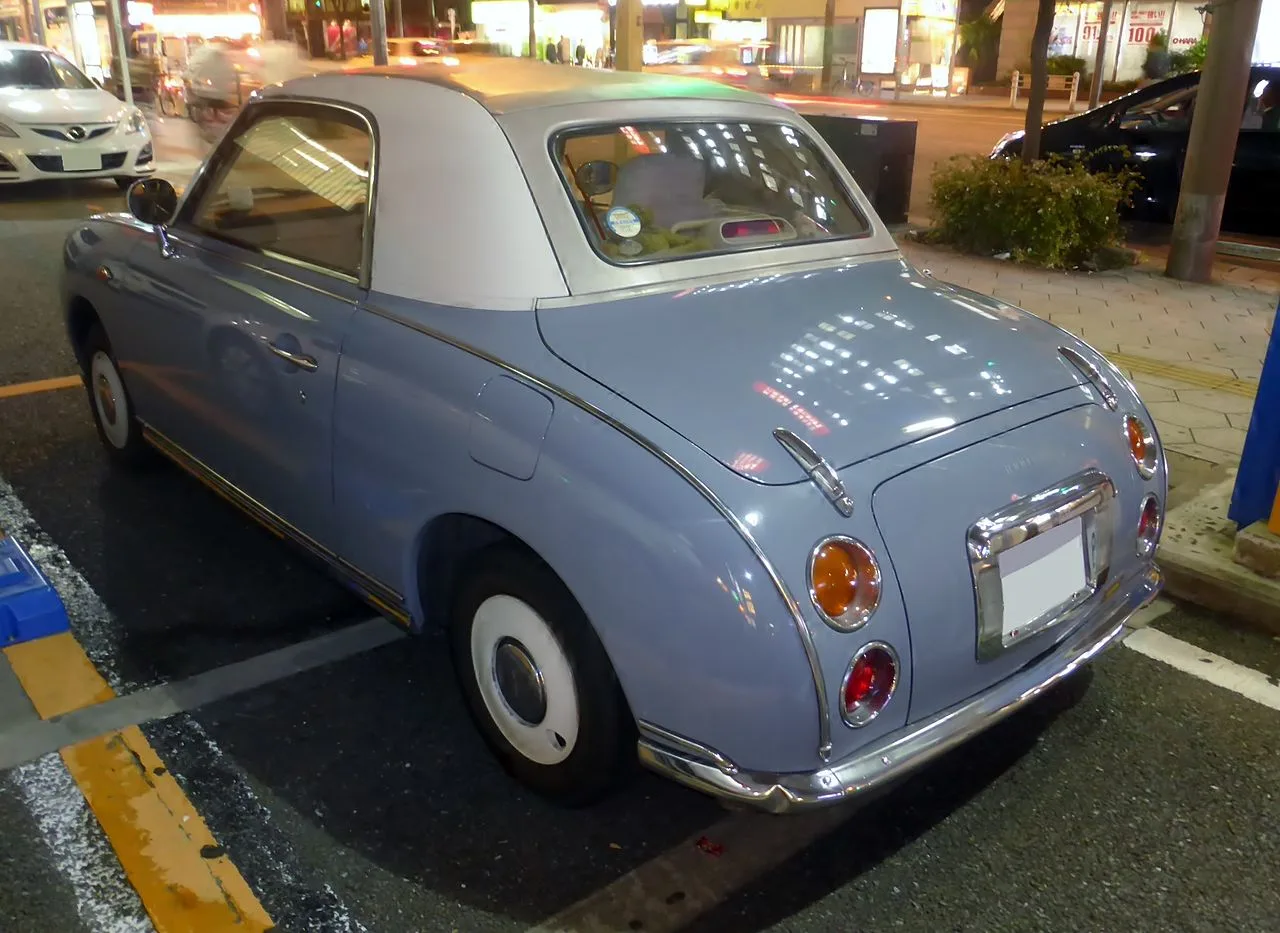 Nissan Figaro, rear