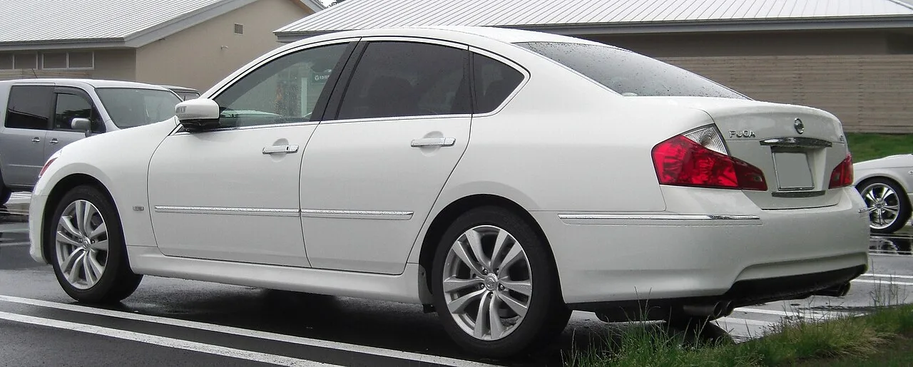 Nissan Fuga, rear