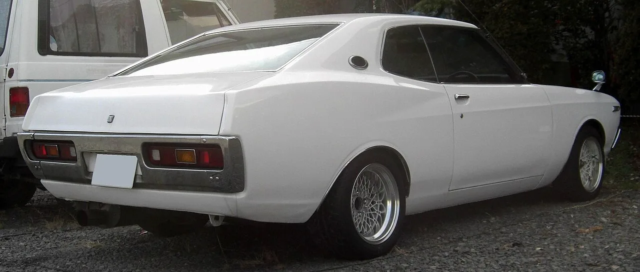 Nissan Laurel C130, rear