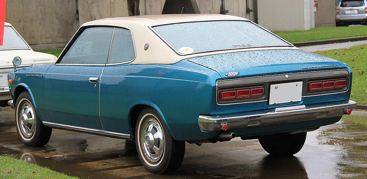 Nissan Laurel C30, rear