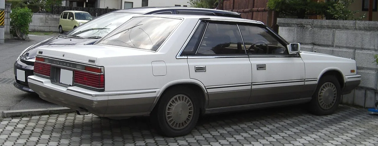 Nissan Laurel C32, rear