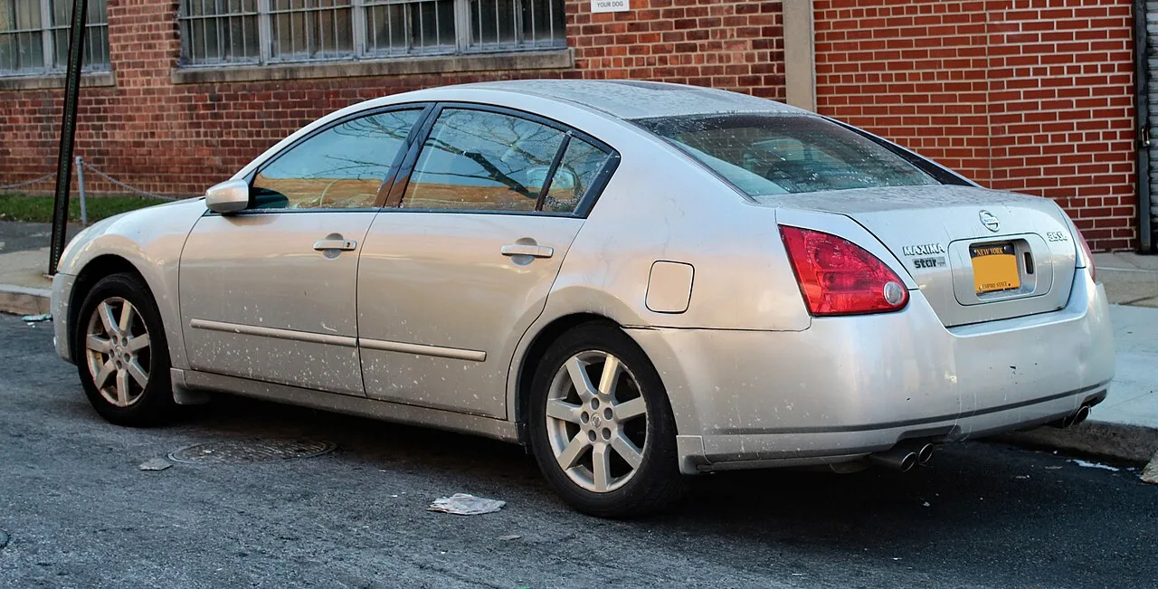 Nissan Maxima, rear