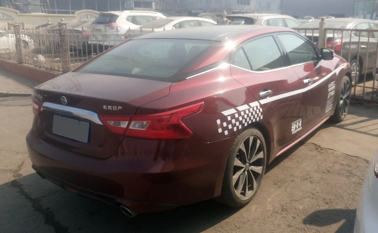 Nissan Maxima, rear