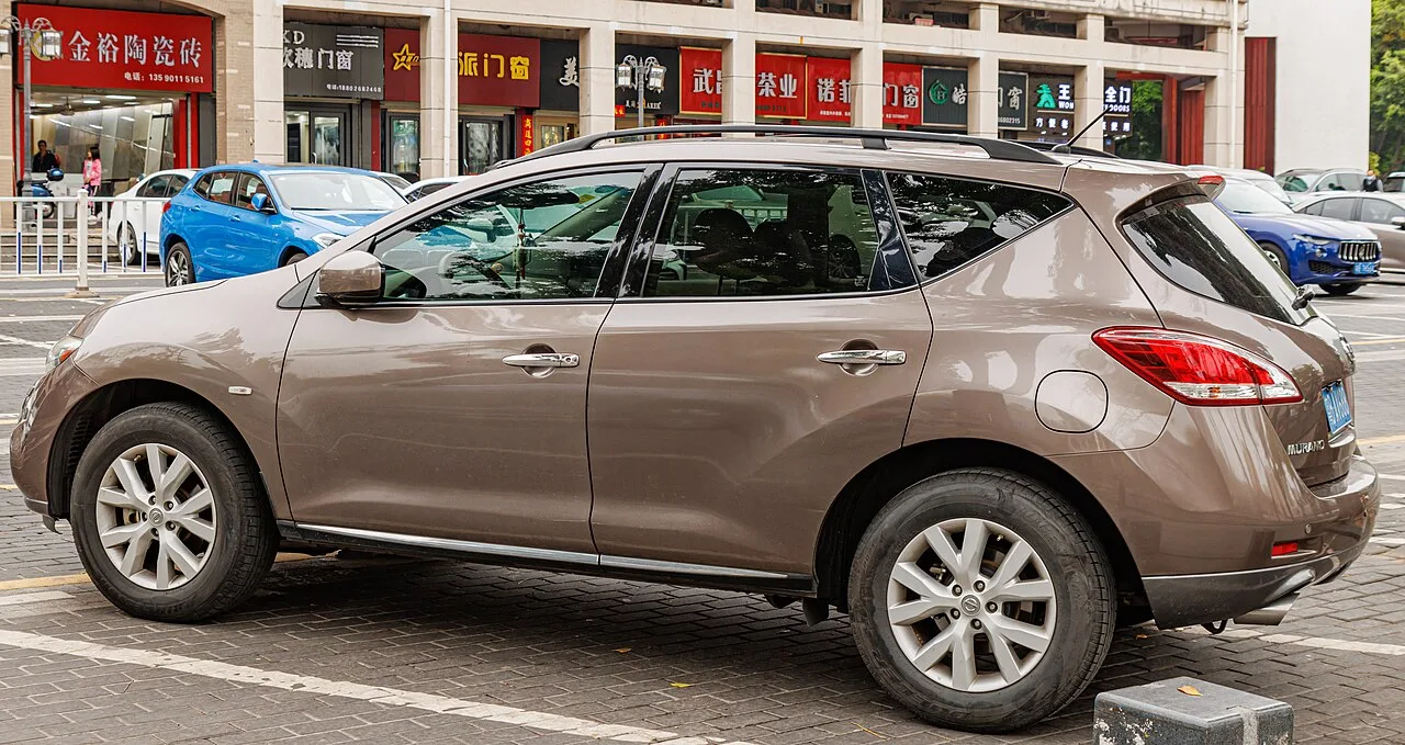 Nissan Murano, side