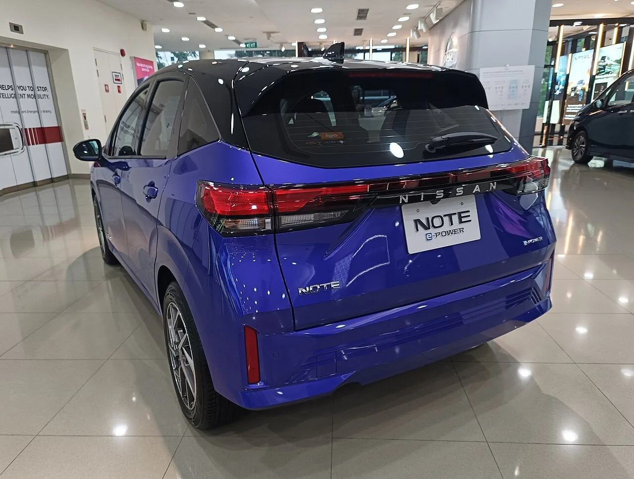 Nissan Note E13, rear