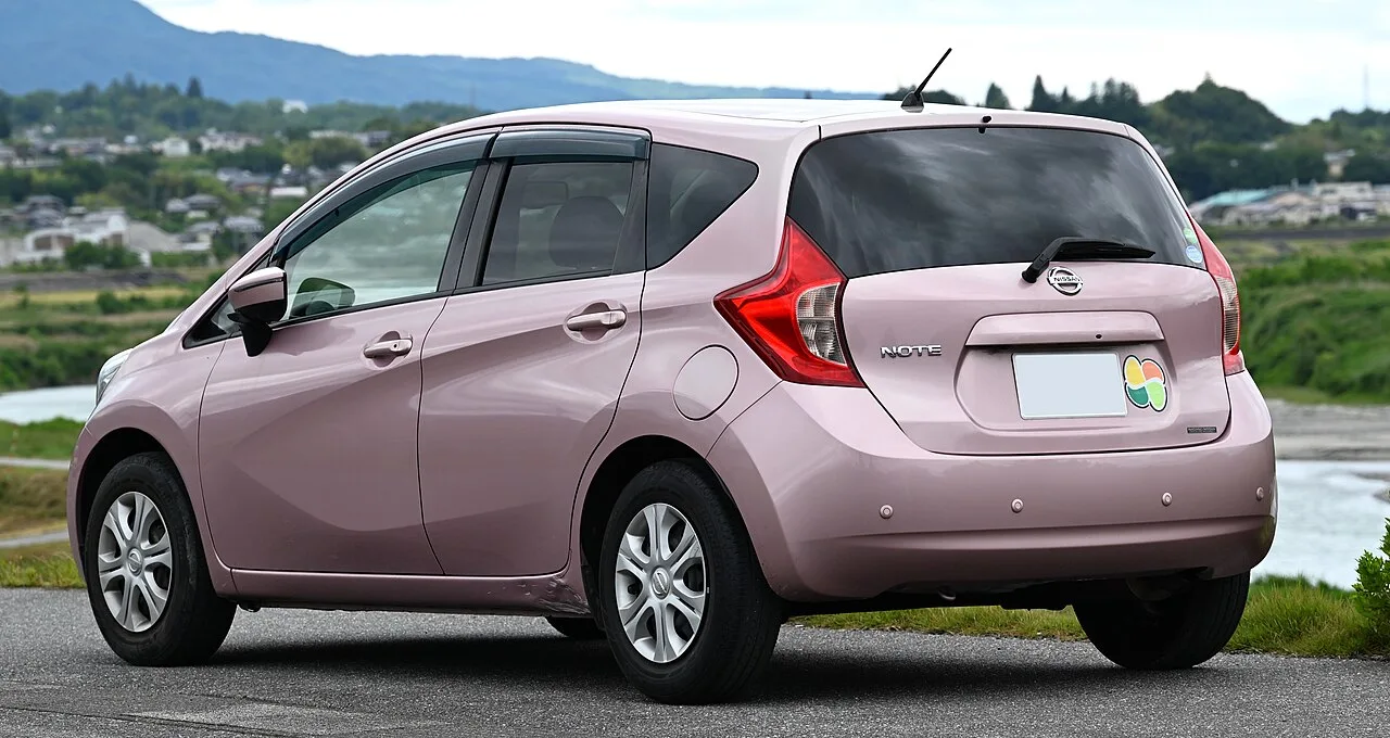 Nissan Note E12, rear
