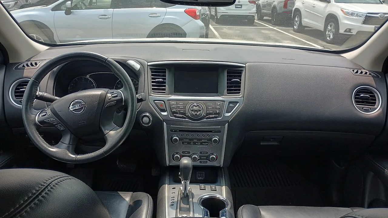 Nissan Pathfinder, interior