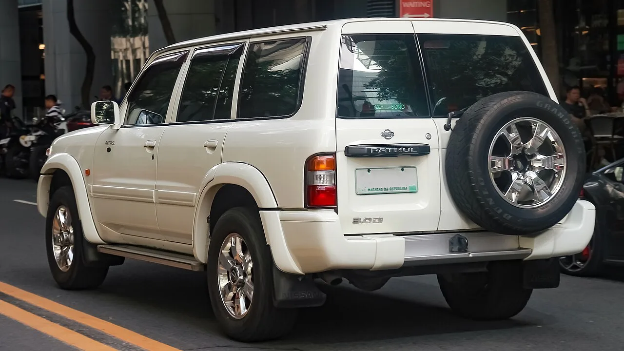 Nissan Patrol / Safari, rear