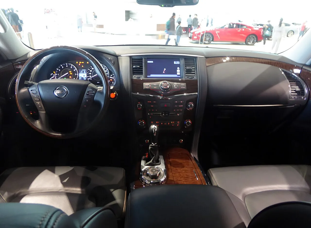 Nissan Patrol 60 series: 60 / G60 / H60 / K60, interior