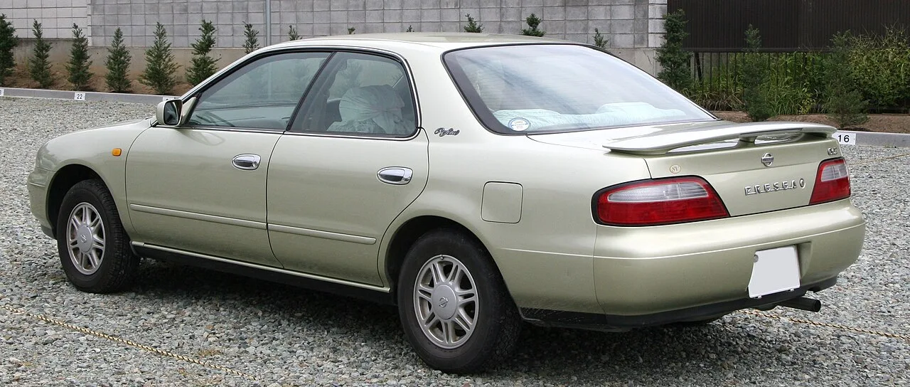 Nissan Presea R11, rear