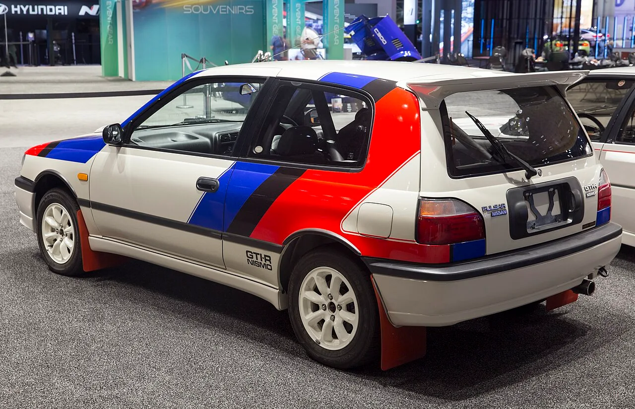 Nissan Pulsar / Sunny N13, rear