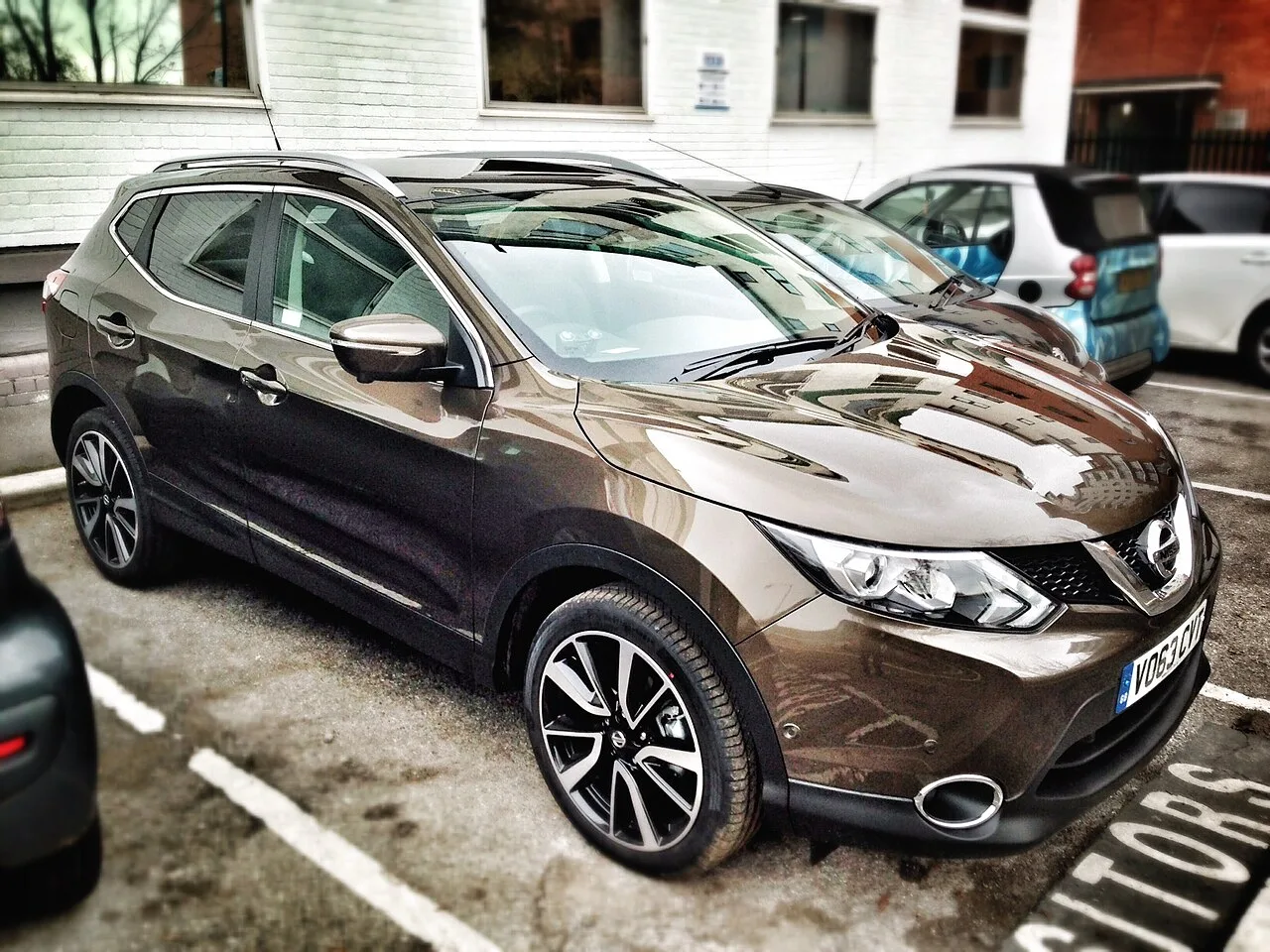 Nissan Qashqai J11, side