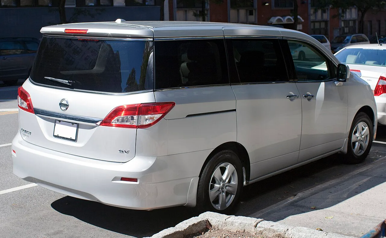 Nissan Quest, rear
