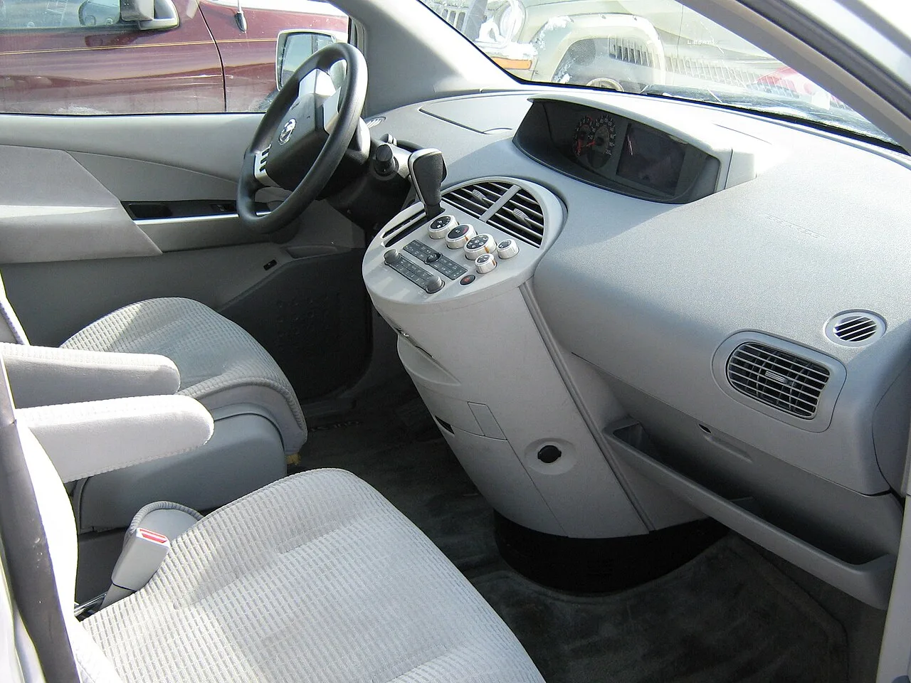 Nissan Quest, interior