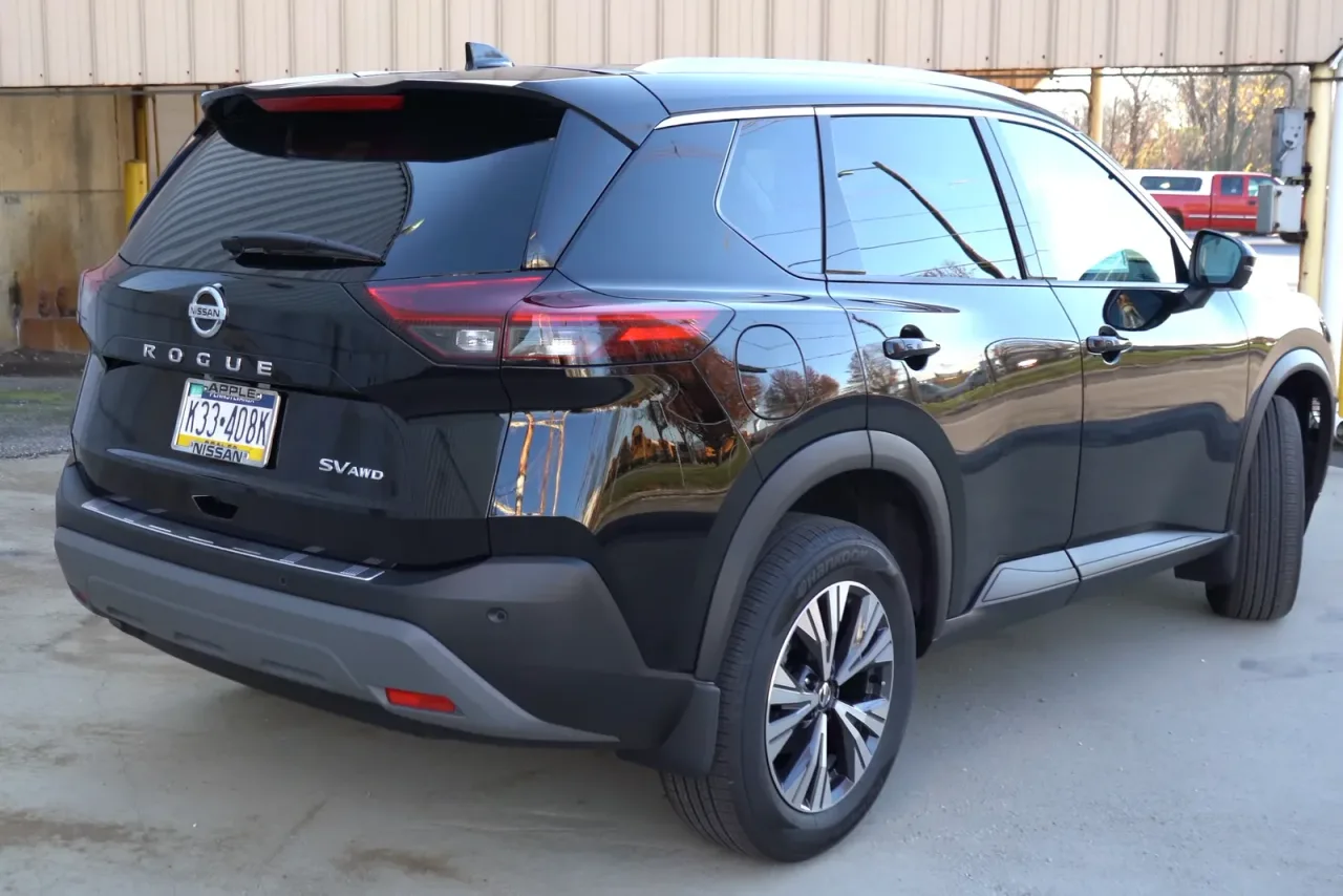 Nissan Rogue, rear