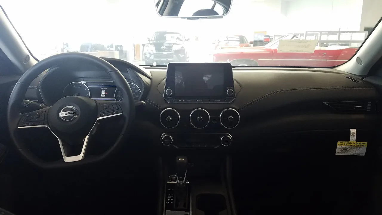 Nissan Sentra, interior