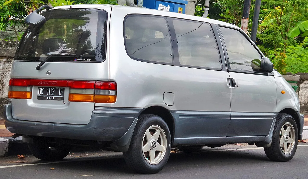 Nissan Serena C23, rear