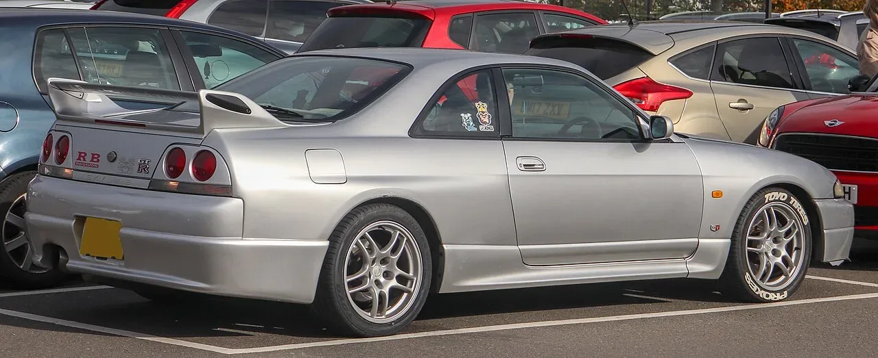 Nissan Skyline GT-R, rear