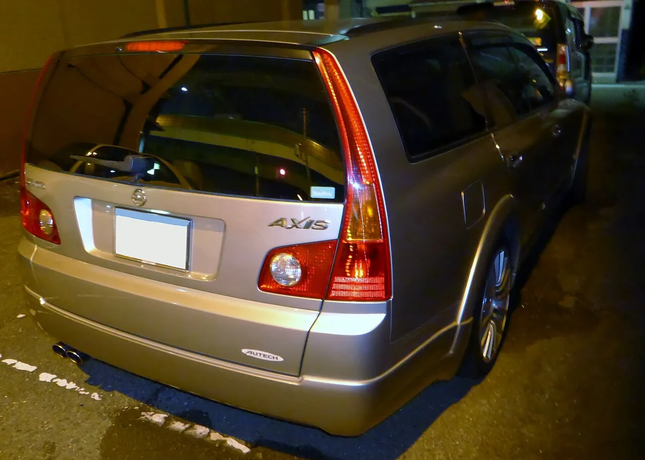 Nissan Stagea M35, rear