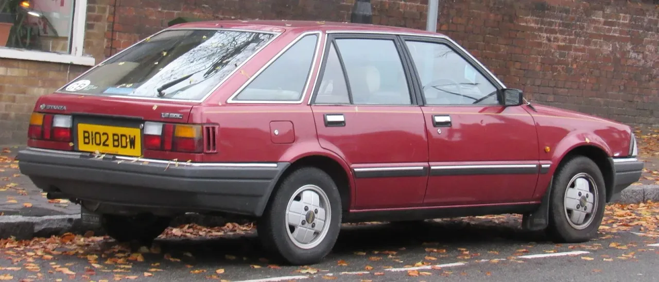 Nissan Stanza, rear