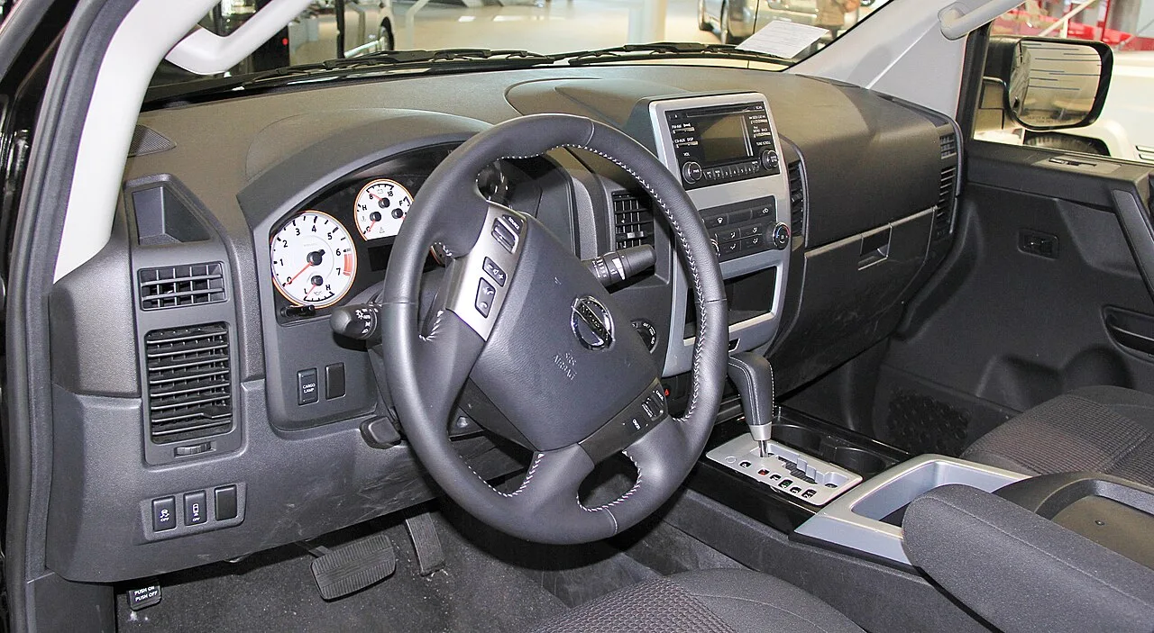 Nissan Titan, interior