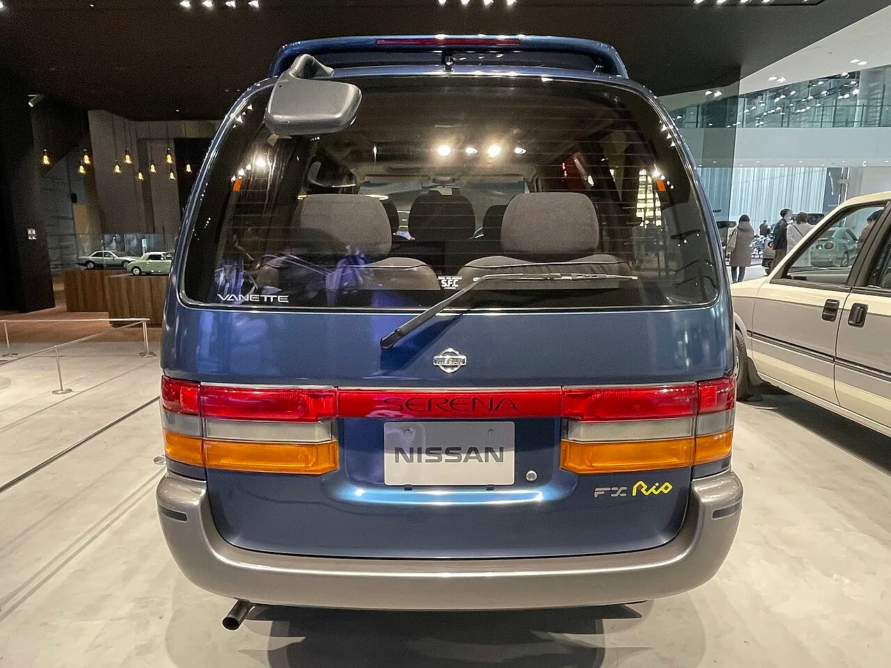 Nissan Vanette, rear