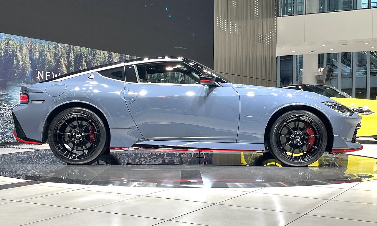 Nissan Z / 260Z / 280Z, side