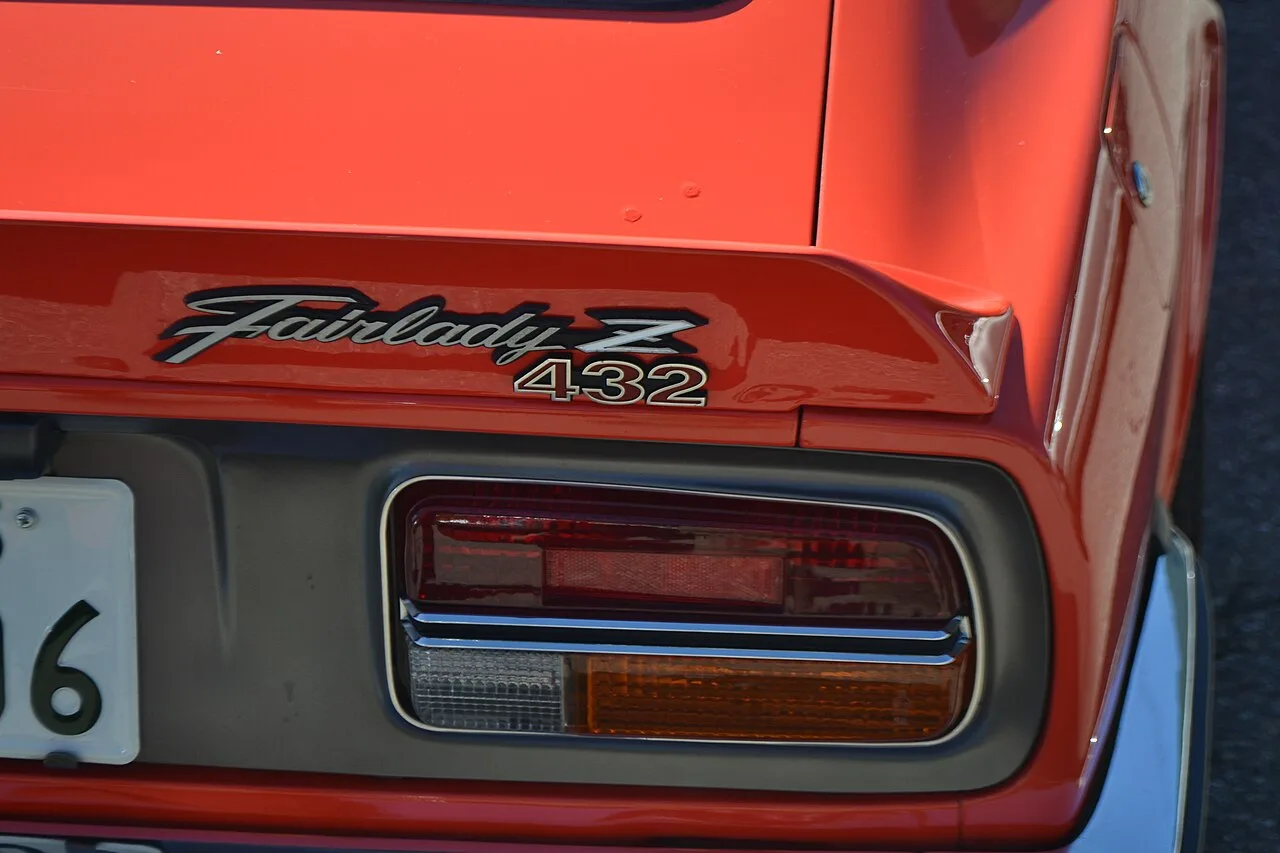 Nissan Z432, rear