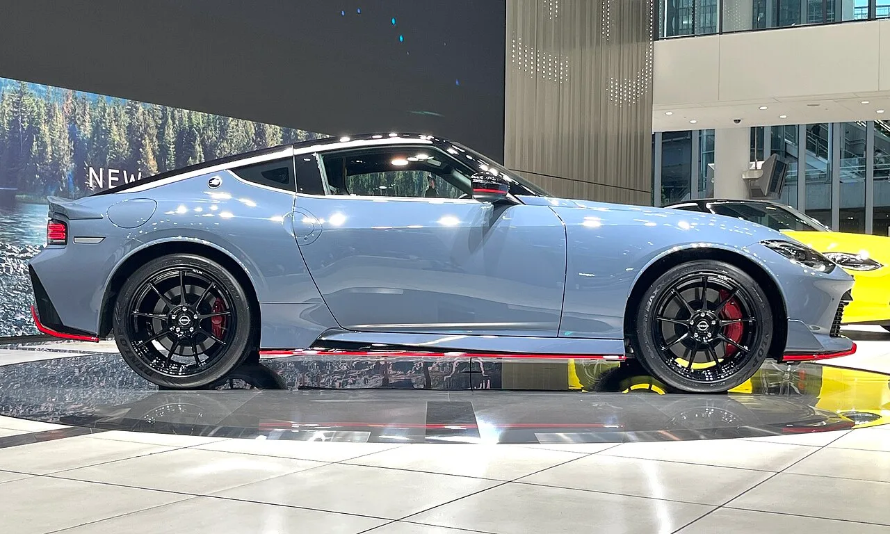Nissan Z432, side
