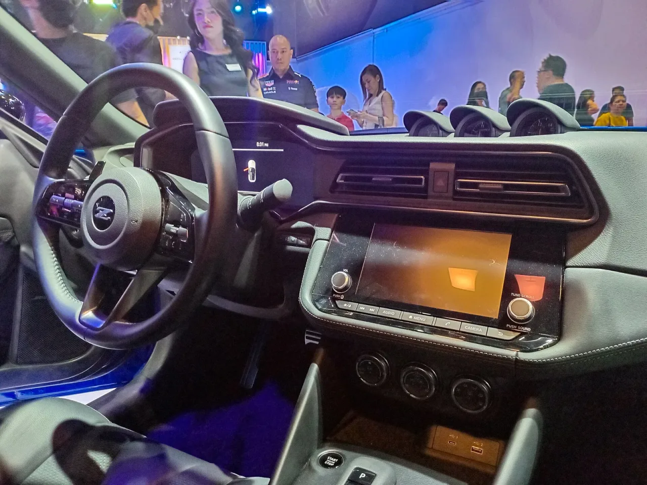 Nissan Z, interior