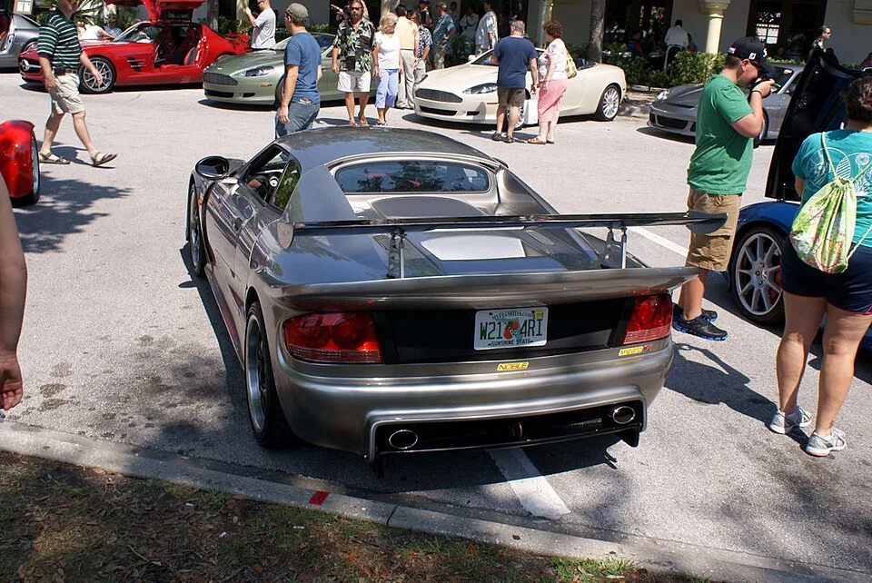 Noble M12, rear