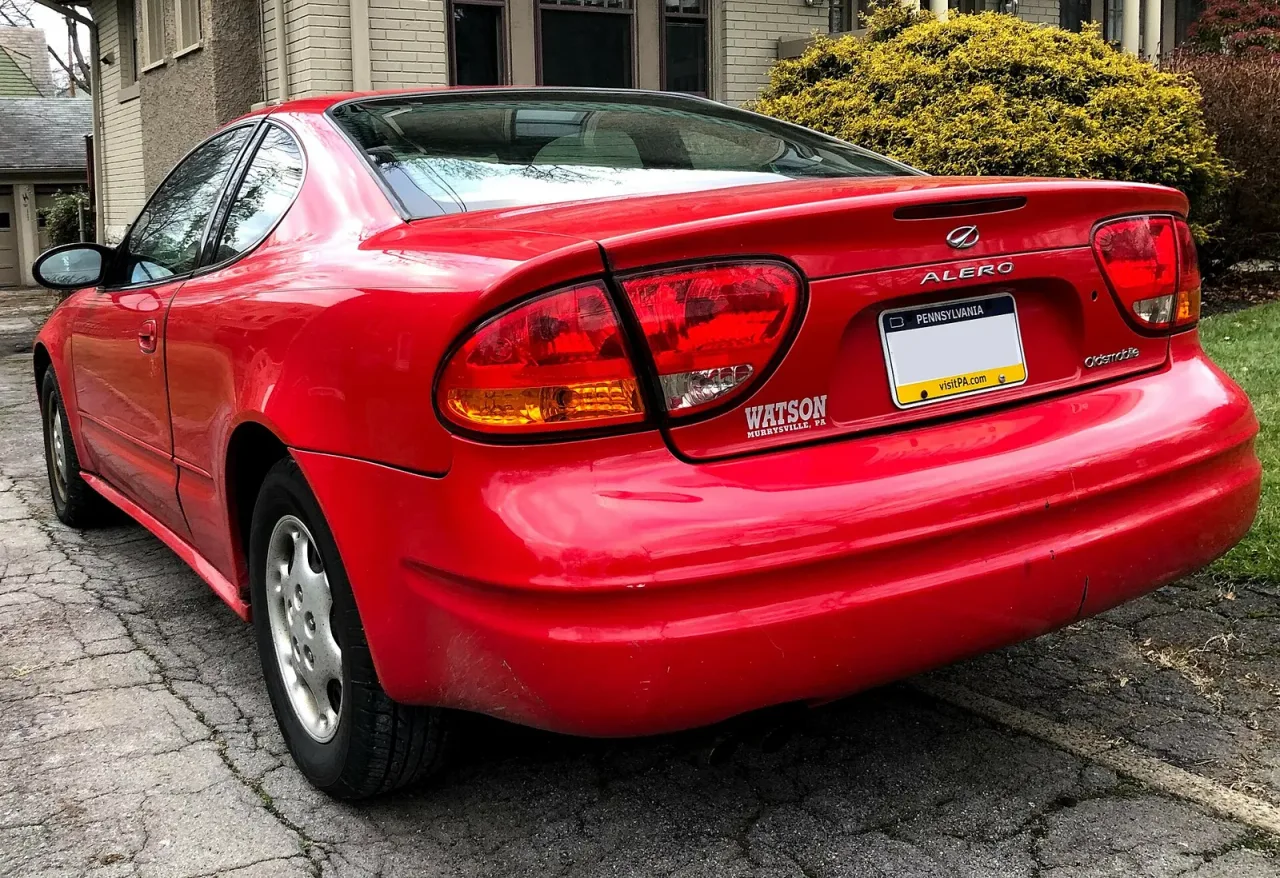 Oldsmobile Alero, rear