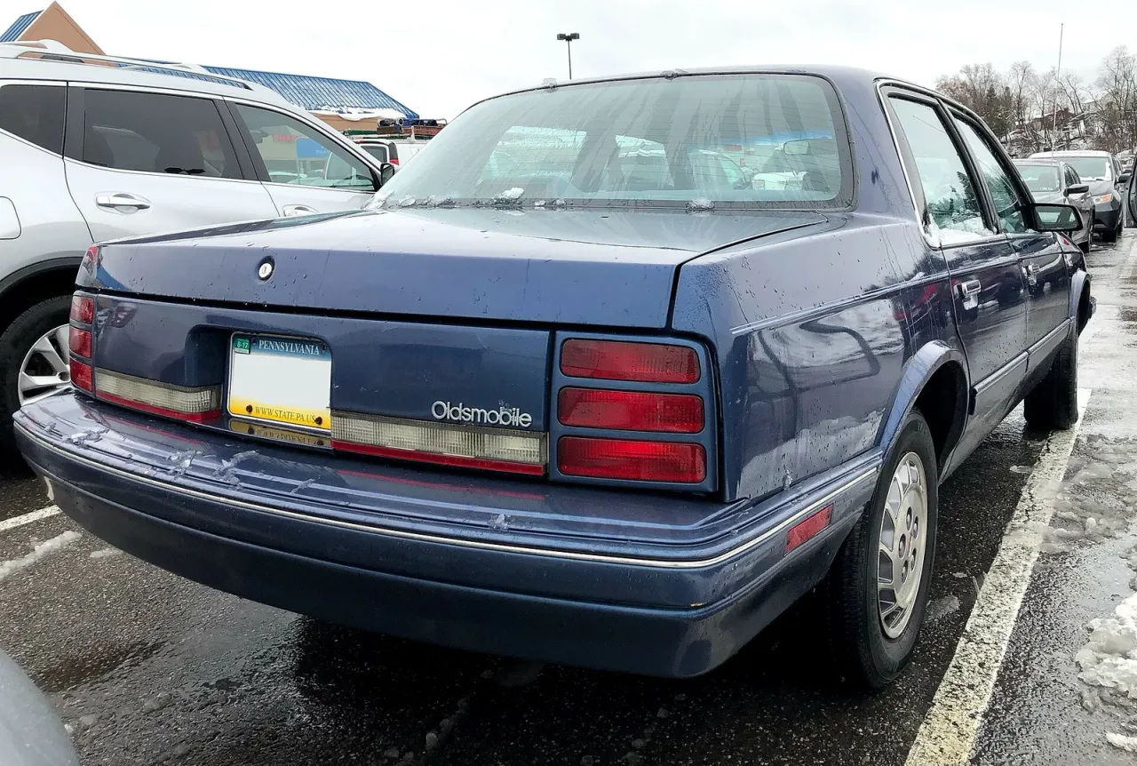 Oldsmobile Ciera, rear