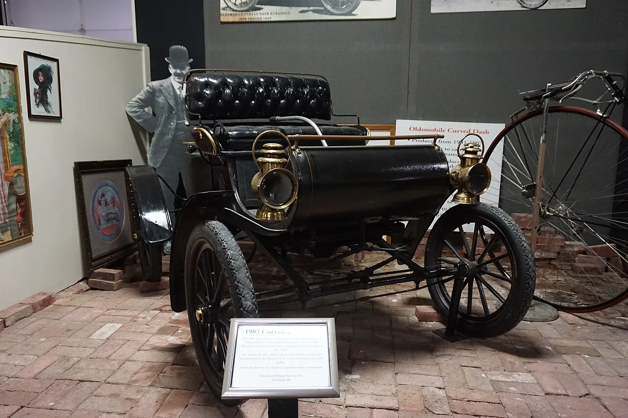 Oldsmobile Curved Dash, rear