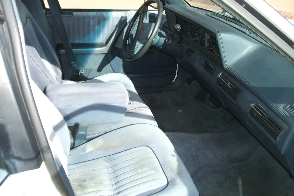 Oldsmobile Cutlass Cruiser, interior