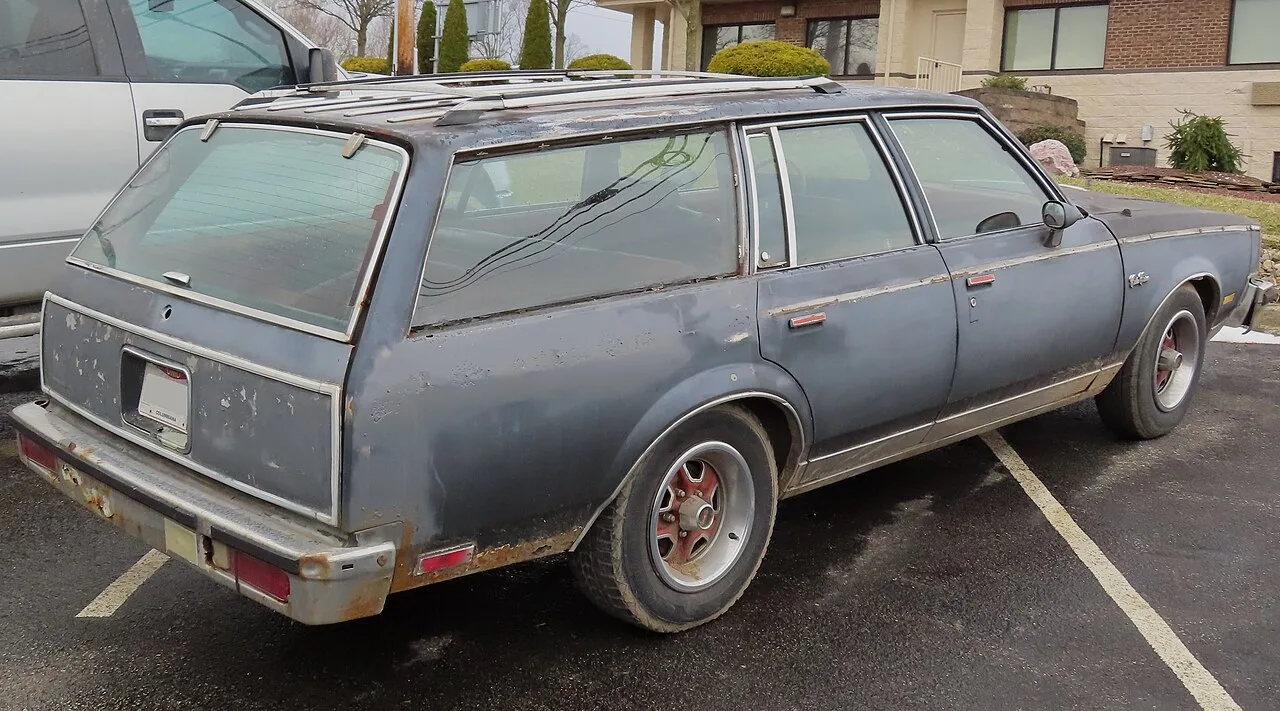 Oldsmobile Cutlass Hurst/Olds, rear