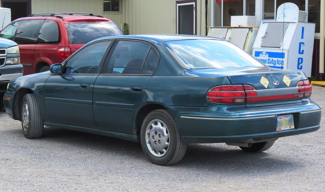 Oldsmobile Cutlass, rear