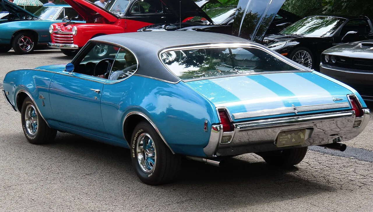 Oldsmobile Cutlass Hurst/Olds, rear