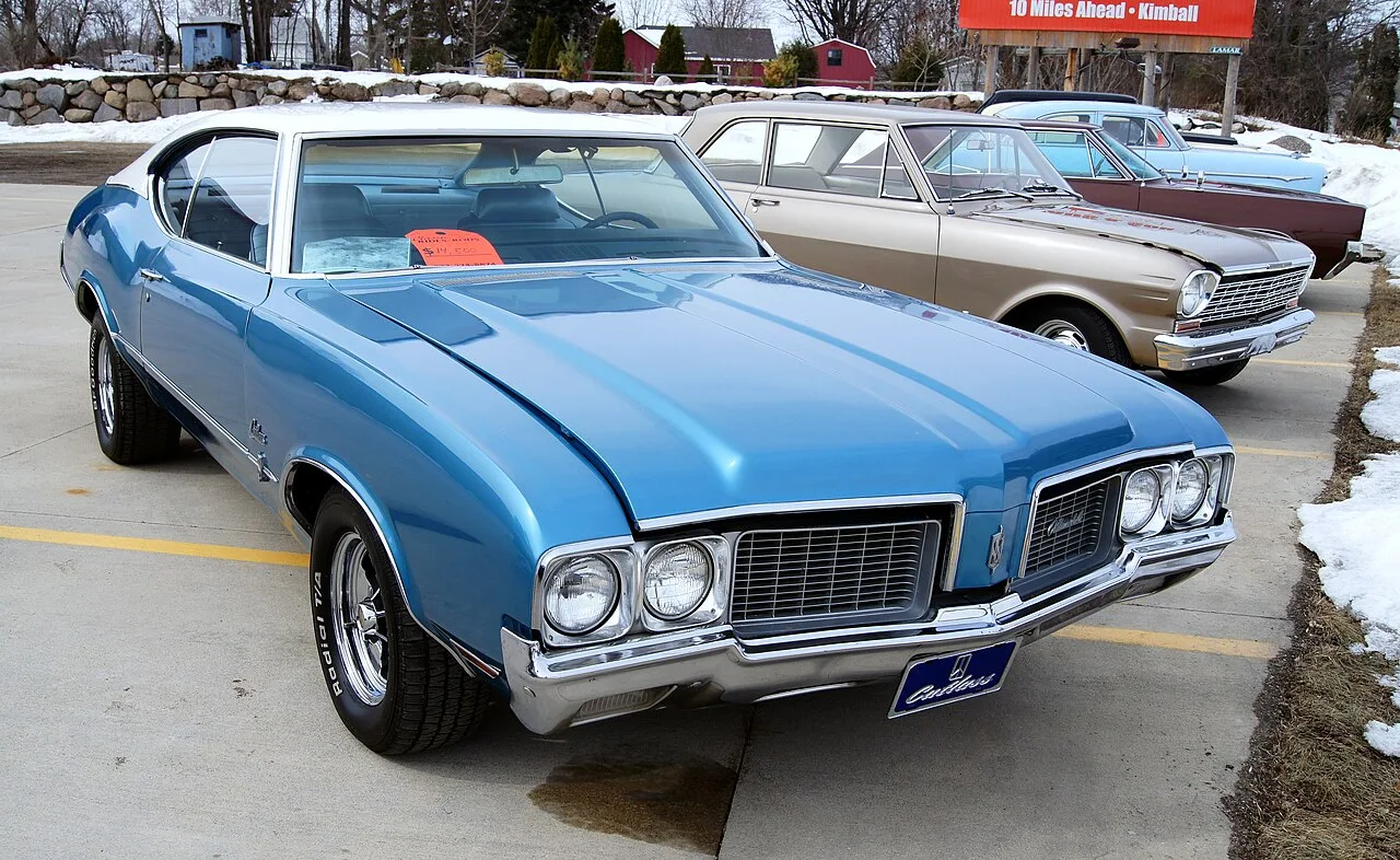 Oldsmobile Cutlass Hurst/Olds, interior