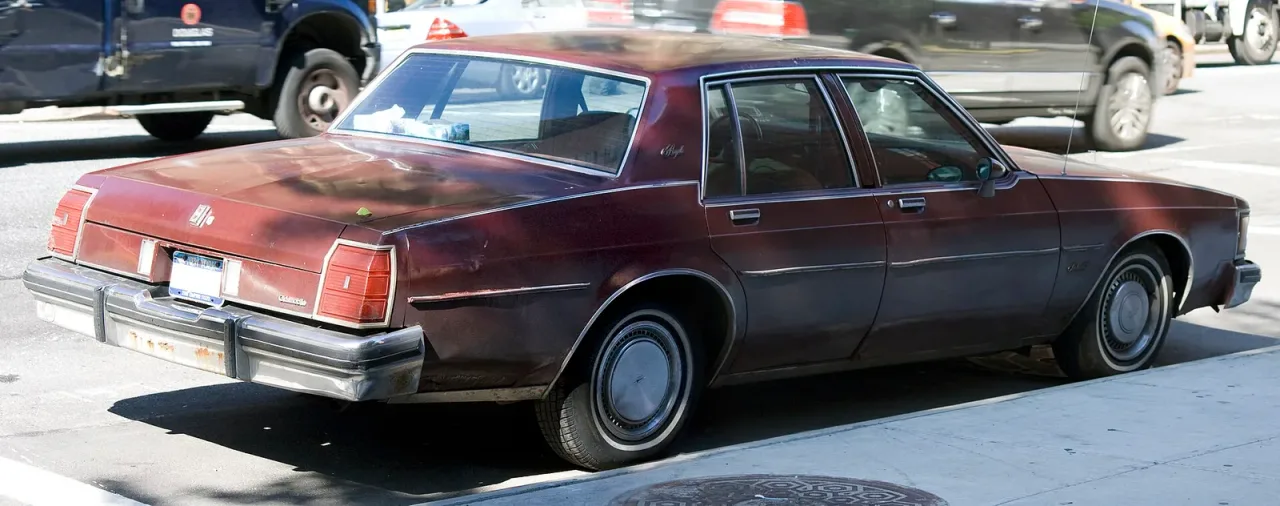 Oldsmobile Delta 88 Royale, side
