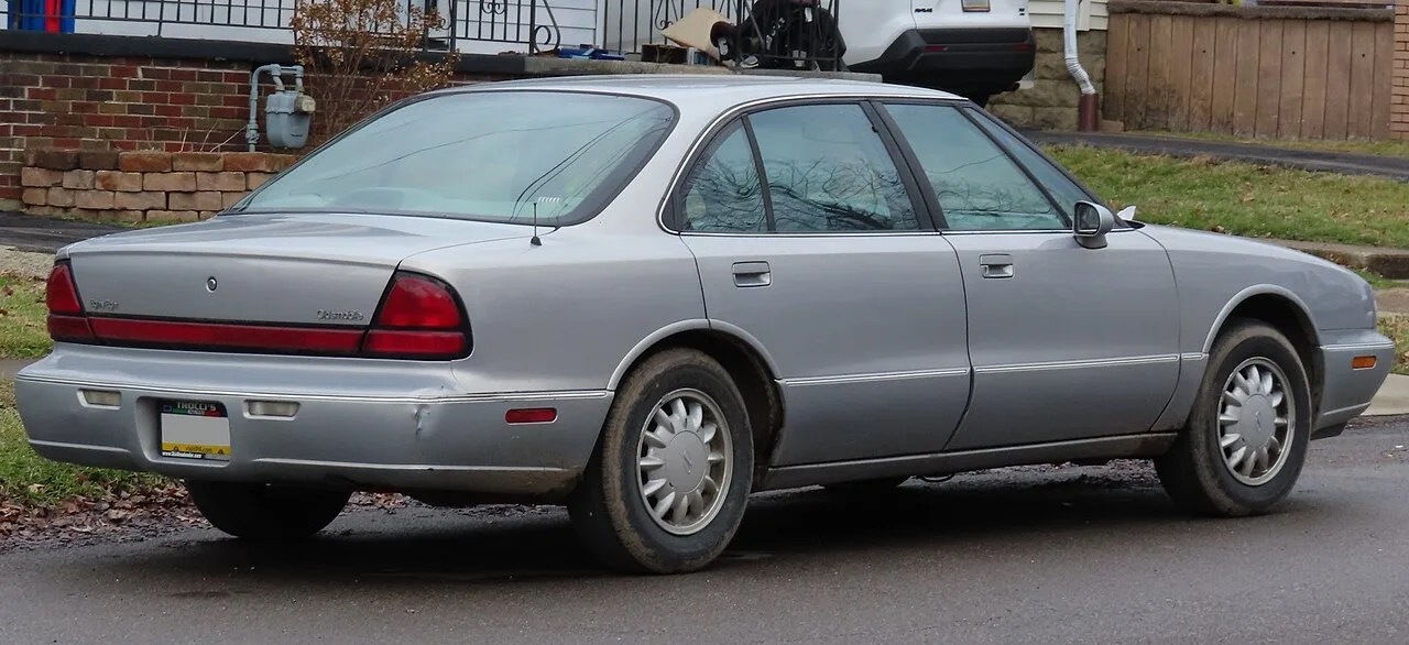 Oldsmobile Eighty-Eight/Regency/LSS, rear