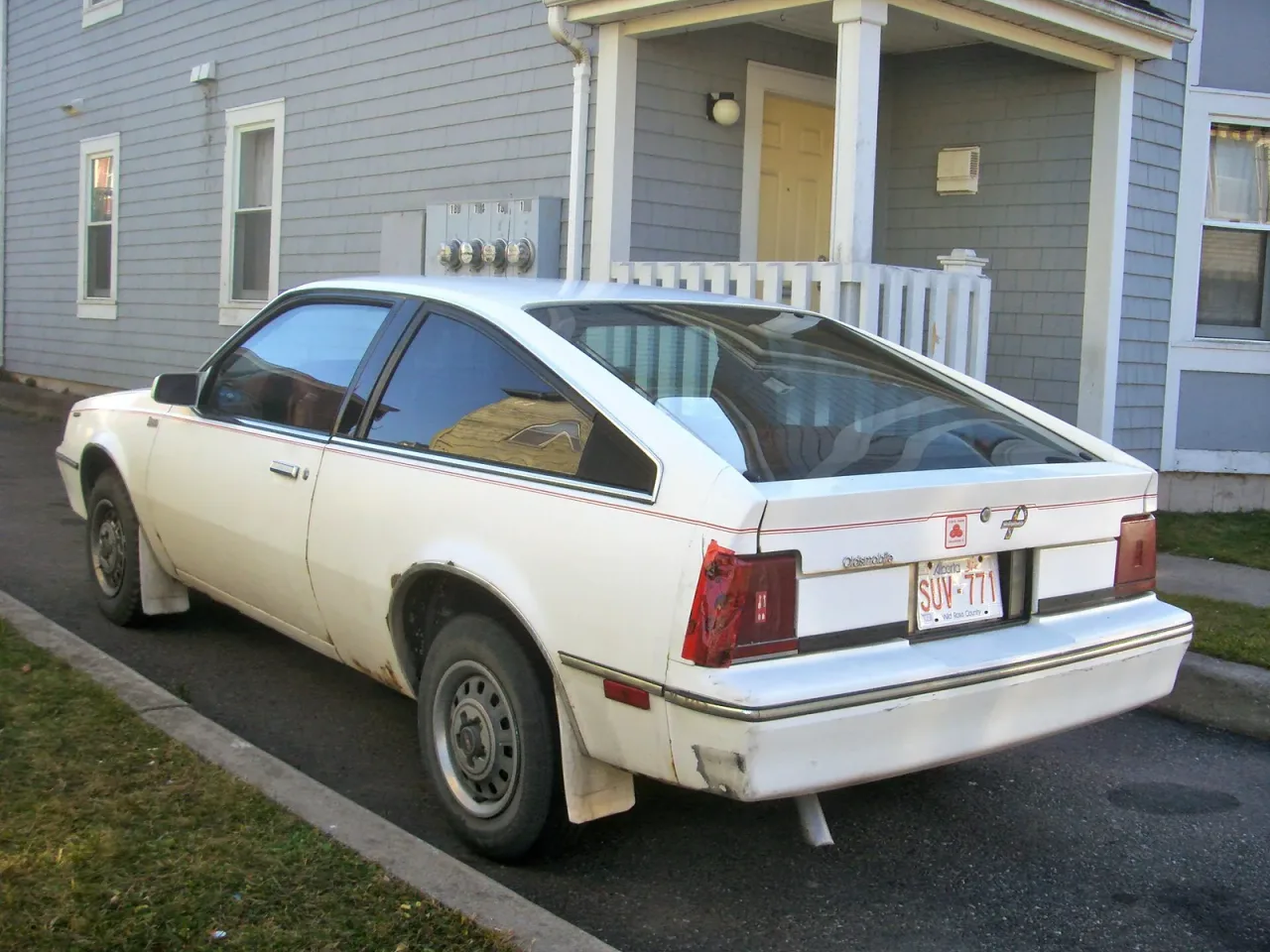 Oldsmobile Firenza, rear