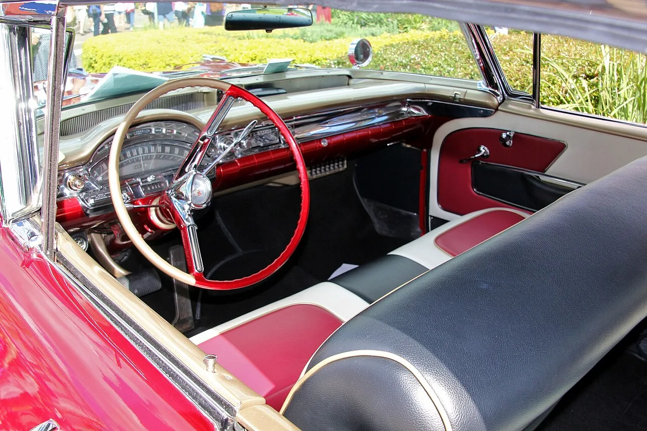 Oldsmobile Ninety-Eight, interior