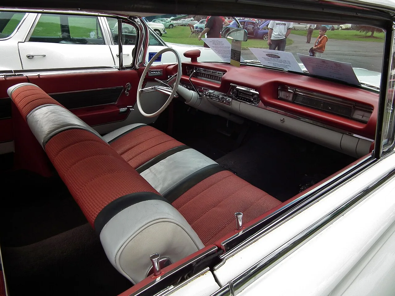 Oldsmobile Ninety-Eight, interior