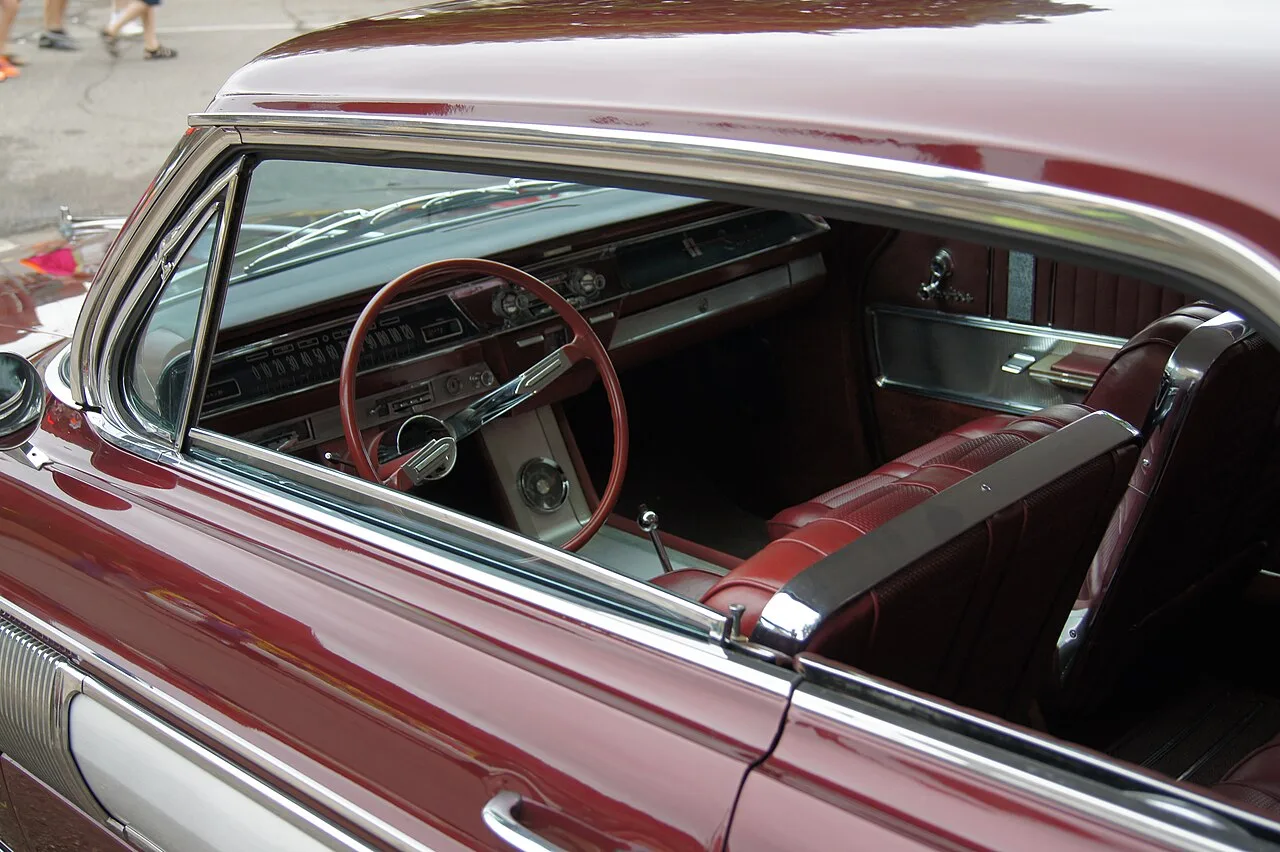 Oldsmobile Starfire, interior