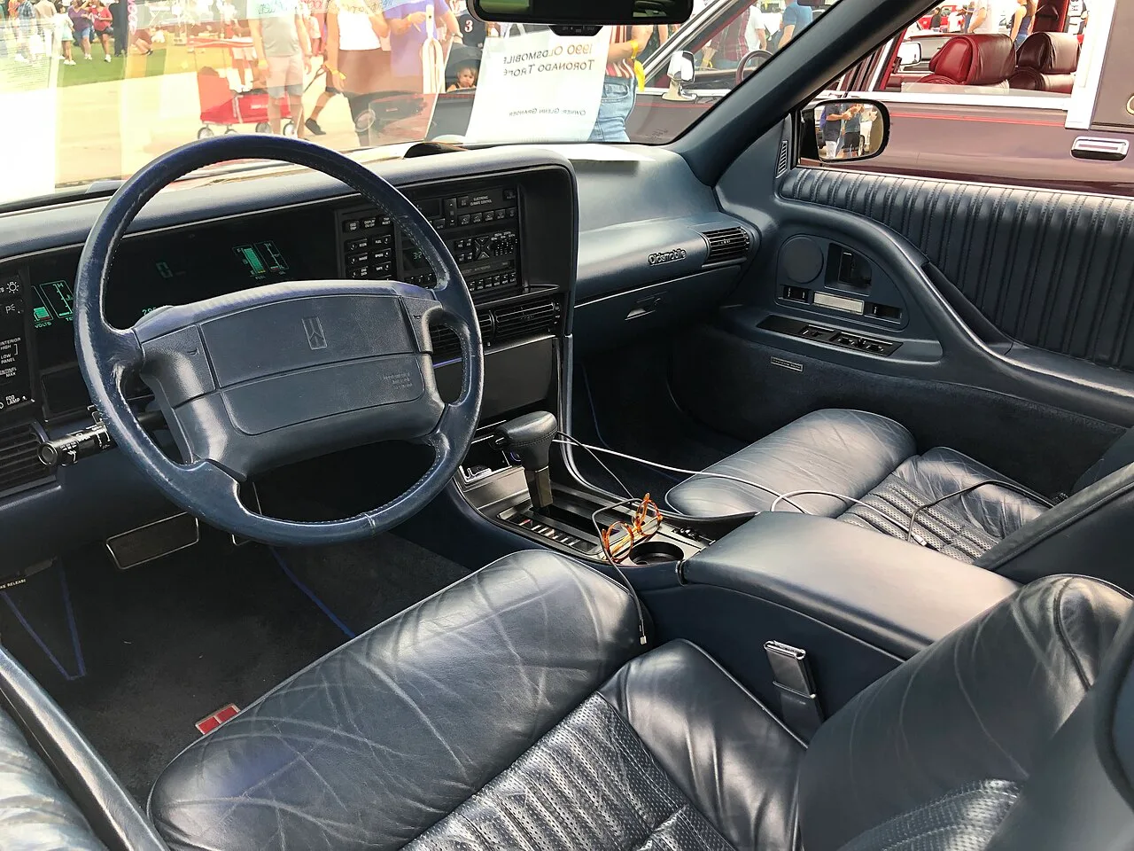 Oldsmobile Toronado, interior
