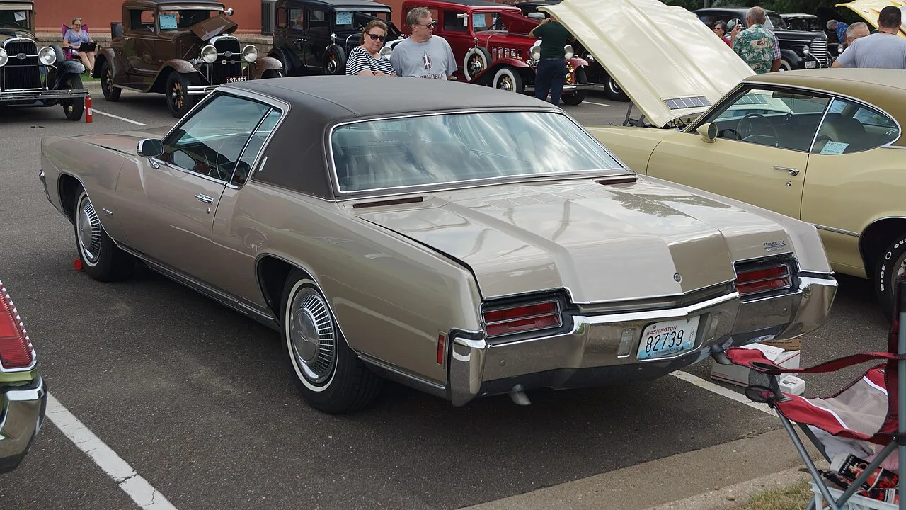 Oldsmobile Toronado, rear