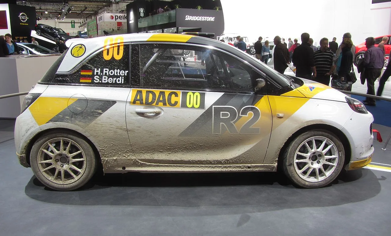 Opel Adam, side