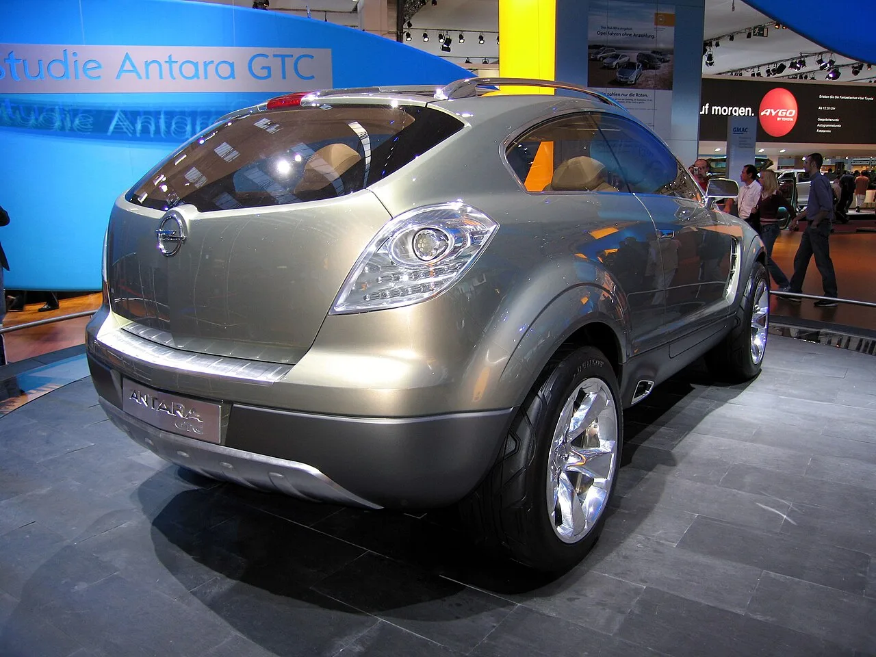 Opel Antara, rear