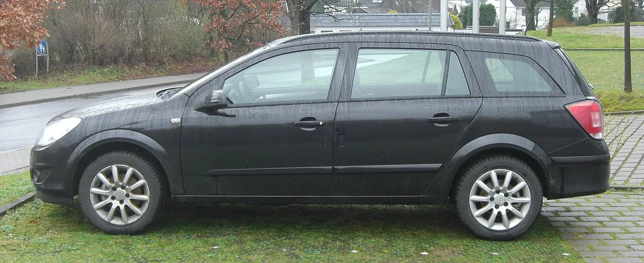 Opel Astra H, side
